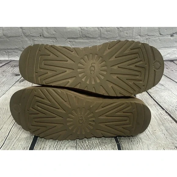 UGG Classic Mini 40:40:40 Anniversary Sand Suede Boots Size 10 Womens fits Men 8 - Picture 8 of 11